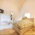 Casale Dolina . * Ostuni